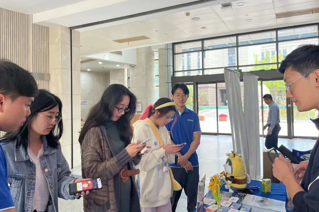 走进复旦 | 必赢国际校园行，助力高校生命科学研究！(图7)