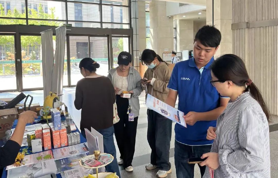 走进复旦 | 必赢国际校园行，助力高校生命科学研究！(图3)